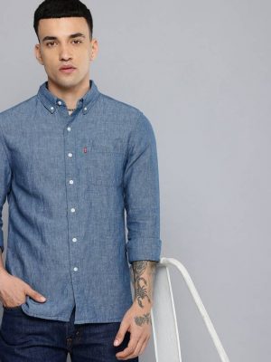 Levis Men Regular Fit Solid Ruffle Collar Casual Shirt