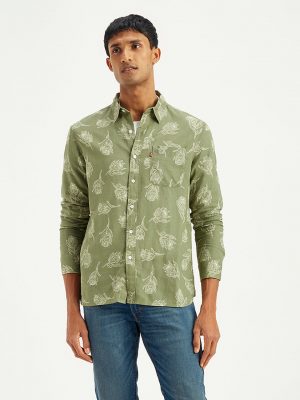 Levis Men Slim Fit Printed Spread Collar Casual Shirt