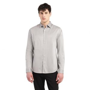 Levi's Men Slim Fit Solid Spread Collar Casual Shirt
