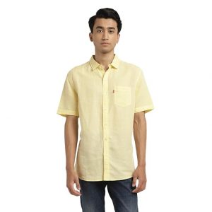 Levi's Men Slim Fit Solid Spread Collar Casual Shirt