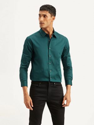 Levis Men's Solid Slim Fit Shirt Perfect for layering, crafted from premium denim with a unique printed design.