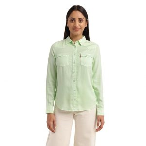 Levi's Women's Regular Fit Shirt fabrics and iconic style perfect for casual or smart-casual looks.