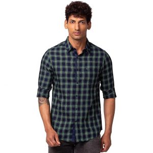 Spykar Men Slim Fit Checkered Spread Collar Casual Shirt