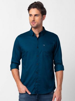 Spykar Men Slim Fit Solid Spread Collar Casual Shirt