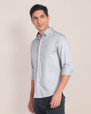 U.S. POLO ASSN. Men Regular Fit Solid Spread Collar Casual Shirt